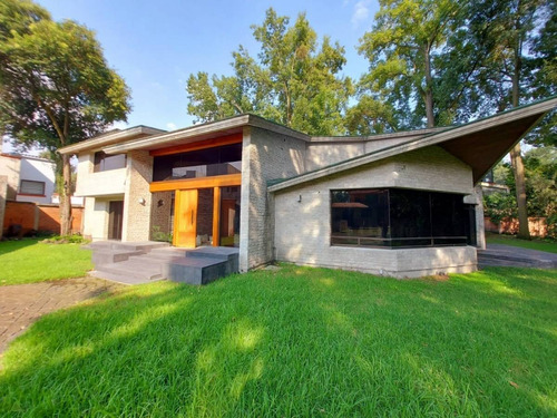 Imagen 2 de 30 de Casa Ubicada En Una Zona Exclusiva Al Sur De La Cdmx Junto Al Bosque De Tlalpan
