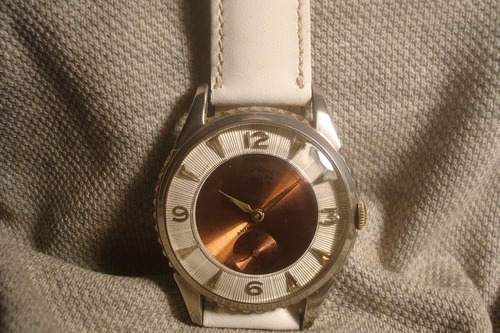 Escultural Reloj Agon De Luxe Art Deco 1950 Impecable! Joya! Blanco Cromado Cobre Metalizado (Usado)