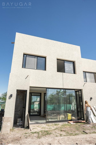 Imagen 6 de 30 de Venta - Casa Con Vista A La Laguna En Lagoon Pilar - Bayugar Negocios Inmobiliarios