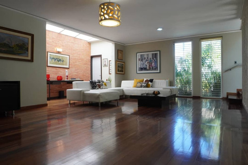 Casa En Urb Guataparo, Conjunto Residencial Villas Laguna Club, Valencia. L.m