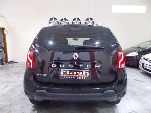 Renault Duster 1.6 Dynamique Dakar 2016 (top) + Midnav