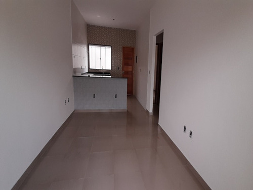 Imagem 3 de 11 de Casa Linear Com Quintal Próxima A Lagoa De Iriry. - 963 - 70180111