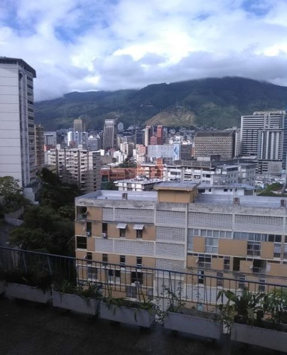 Imagen 11 de 12 de Espaciosa Casa En Colinas De Bello Monte