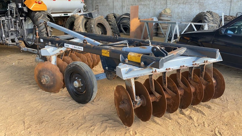 Imagem 5 de 11 de Trator A950 E Grade Arado 16x28 Valtra. 2019