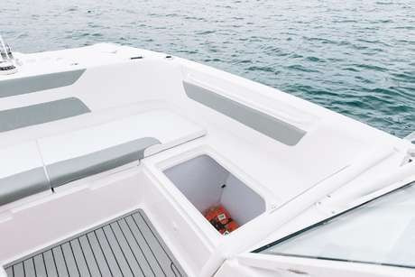 Catamarã Garnet Offshore 270dc