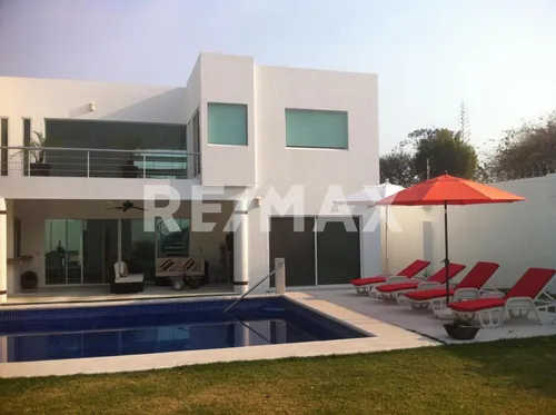 Casa En Venta En Fraccionamiento Real De Oaxtepec