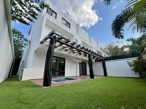 Casa En Venta En Mérida, Diade Temozón, 4 Habit