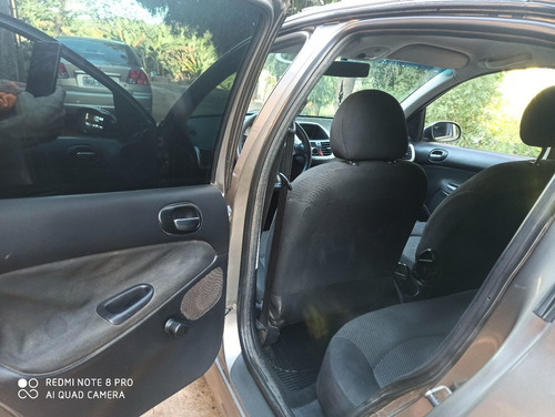 Imagem 6 de 15 de Peugeot 207 2011 1.4 Xr Flex 5p