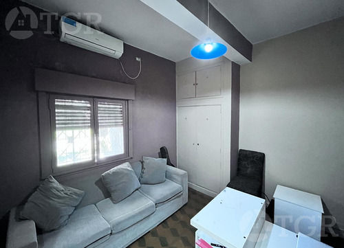 Venta De Distinguida Casa En Hurlingham