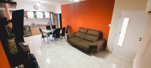 Imagen 4 de 14 de Hermosa Casa 4 Ambientes Con Amplio Fondo Libre En Lanús