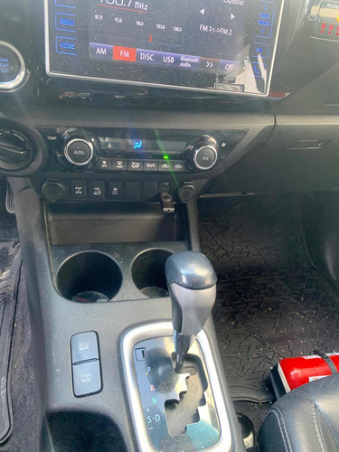Imagen 9 de 9 de Toyota Hilux 2.8 Cd Srx 177cv 4x4 At 2016 Unico Dueño