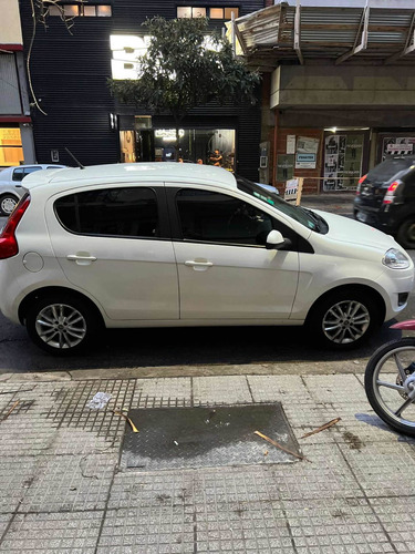 Imagen 2 de 6 de Fiat Palio 2015 1.6 Essence 115cv