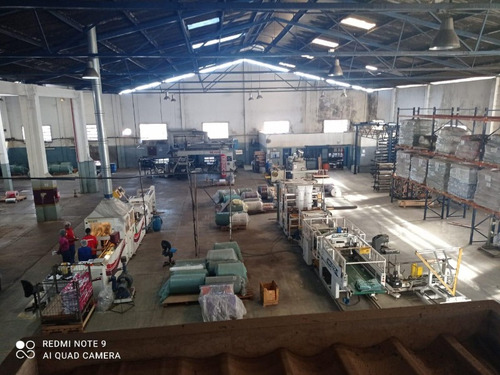Alugo Galpão Industrial Com 4.495 De Área Fechada, Área De Pirajá, Com Escritorio, Almoxarifados, Copa, Banheiros, Sub Estação. - L994 - 69282007
