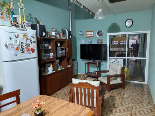 Hermosa Casa De 3 Habitaciones En Pleno Centro De La Ciudad