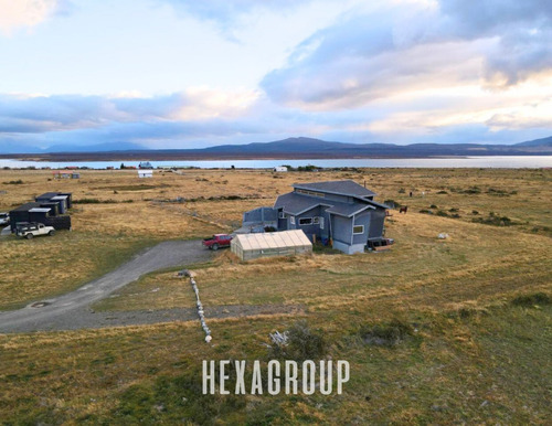 Casa Y Cabañas H.familiares - Puerto Natales