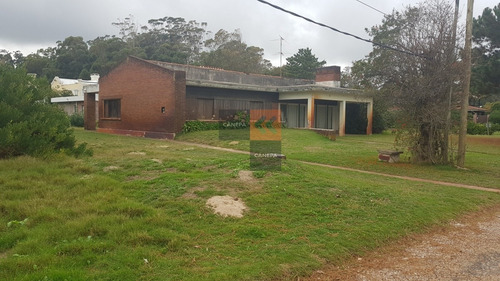 Casa En Venta A Reciclar, Segunda Linea Al Mar- Ref: 8087
