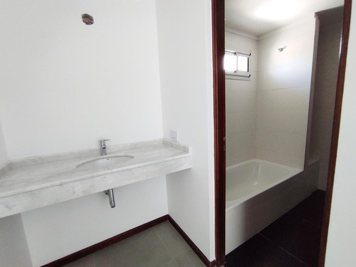 Imagen 4 de 21 de Departamento 1 Dormitorio Con Terraza - Lourdes