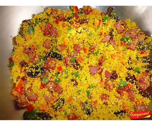 Farofa De Mandioca Temperada Com Torresmo 250g Saborosa