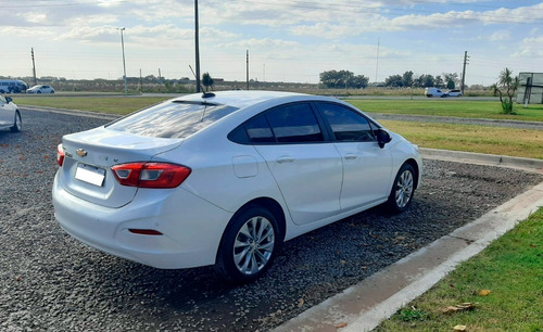 Imagen 4 de 9 de Chevrolet Cruze 4 Puertas Lt Manual 2018