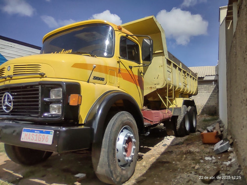 Caminhão Caçamba 6x4 Traçado Trabalhando
