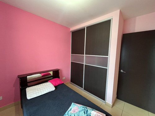 Vendo Casa En San Pablo Heredia En Condominio La Valencia, Excelente Ubicación, Tiene Patio, Es Muy Iluminada Y Ventilada