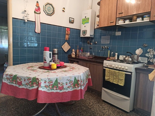 Imagen 7 de 11 de Casa En Venta De 2 Dorm. C/ Cochera Urgente! En Ramos Mejía