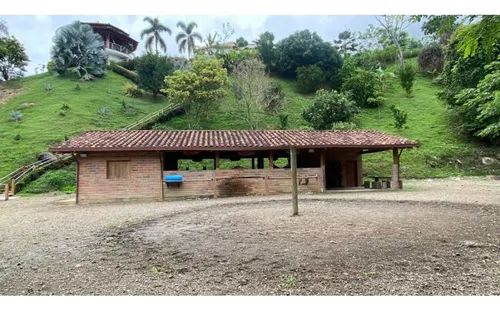 Finca En Venta , En San Jerónimo , Antioquia , Colombia.
