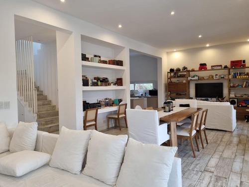 Imagen 7 de 29 de Retasada! Excelente Casa En Venta En Nordelta! Muy Buena Ubicacion, Calidad Premium!!