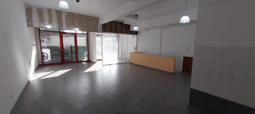 Excelente Local De 90 M2 Sobre Avenida!!!