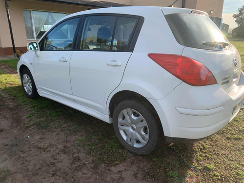 Nissan Tiida 1.8 Visia 5 p