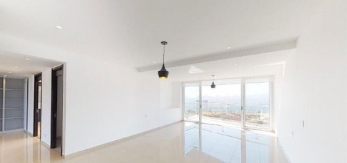 Exclusivo Departamento Con Amplios Espacios Y Amenidades De Primera