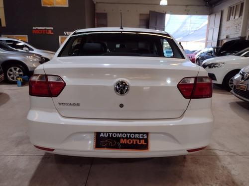 Imagen 2 de 8 de Volkswagen Voyage Trendline 1.6 2017