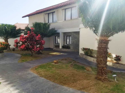 Imagen 2 de 14 de Town House En Venta Las Atarrayas, Playa Moreno.