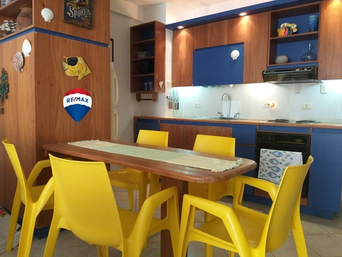 Imagen 4 de 15 de Se Vende Amplio Apartamento Planta Baja, Con Excelentes Areas Sociales, En Tucacas, Edificio Varadero Plaza.