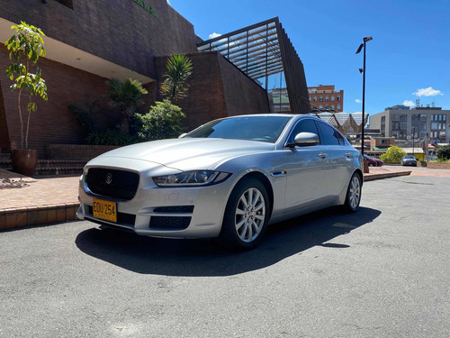 Jaguar Xe 2017 2.0 I4 Prestige