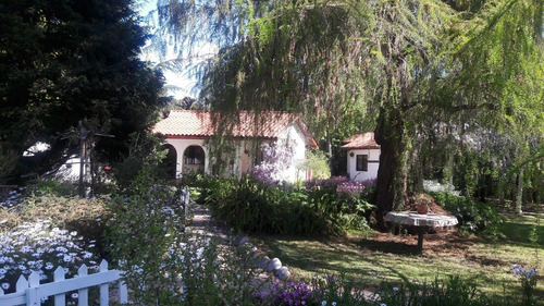 Imagen 2 de 30 de Preciosa Casa Con Dependencias Anexas En Parcela Campestre