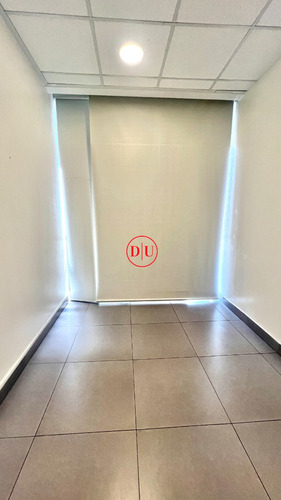 Box 29 M² Con Dos Privados En Edificio Médico Nuevo Prado