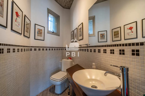 Casa En Venta El Acantilado 4 Dormitorios En Punta Ballena - Ref : Pbi723