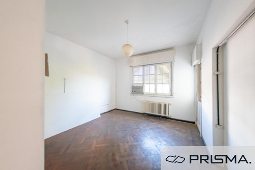 Casa - 4 Dorm - Cofico. Apta Credito