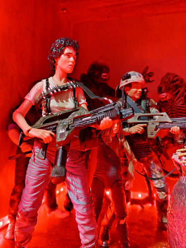 Neca Ultimate Rescue: Ripley & Newt Deluxe Action Figure