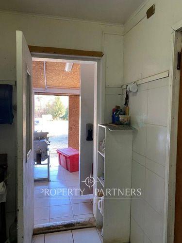 Fabrica Con Sala De Ventas En Parcela Orilla C...