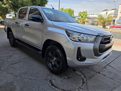 Toyota Hilux 2.7 Cabina Doble Sr Mt