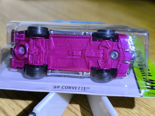 Hot Wheels Super T Hunt '69 Corvette (214/250)año 2013 Amarillo (Usado)