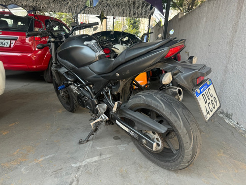 Suzuki Sh650a 2019 Com 25.000 Km Preta