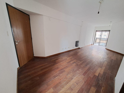 Departamento Alquiler En Nueva Córdoba 1 Dormitorio Con Balcón. Parana 618