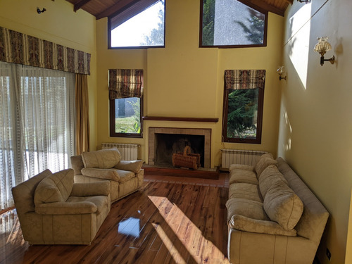 Cómoda Casa En Mejor Barrio De Camino Antuco