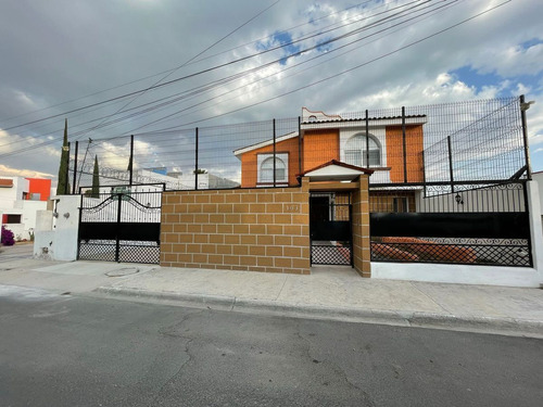 Casa En Venta Ubicada En Privada Juriquilla Rcv230428-gb