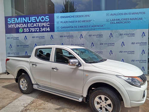 Imagen 2 de 12 de Mitsubishi L200 2018 2.4 Cabina Doble 4x2 Mt
