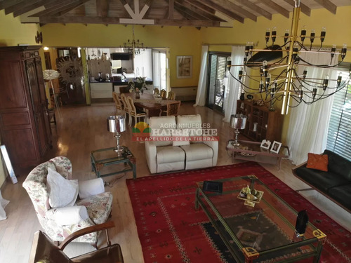 Chalet De Lujo En Venta 4 Dormitorios,5 Baños, Piscina, Garaje, Costa. Maldonado