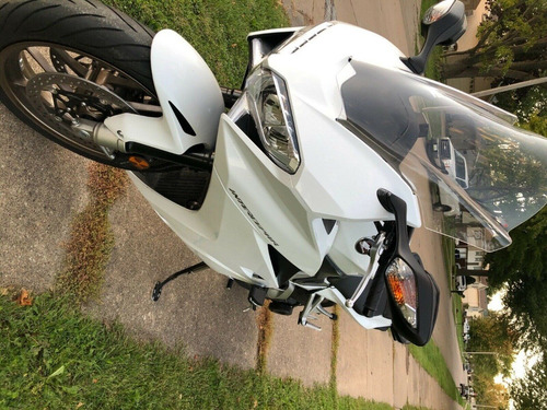 Imagen 4 de 5 de 2014 Honda Vfr800